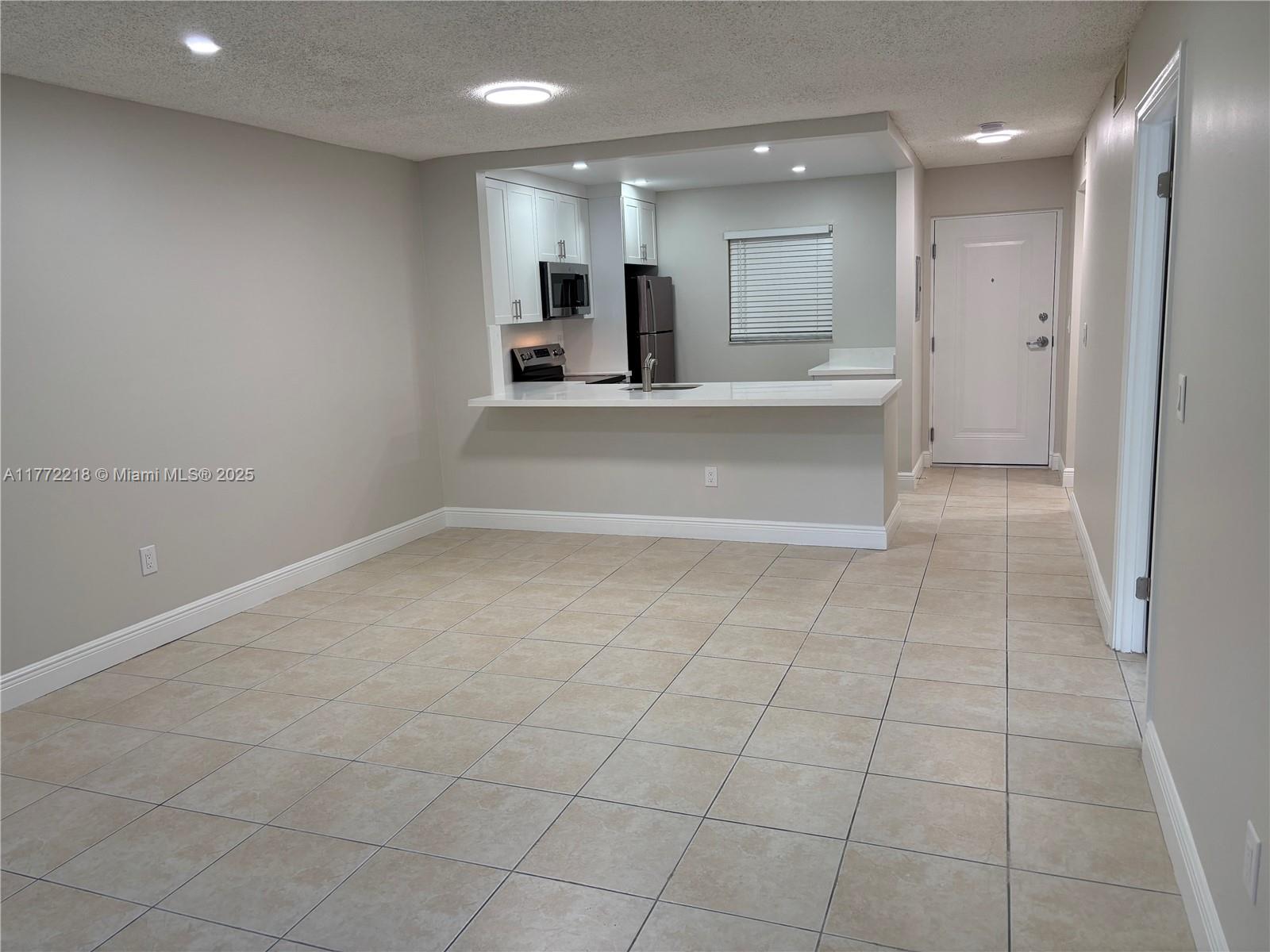 7820 CAMINO REAL # 117 Unit: J-117