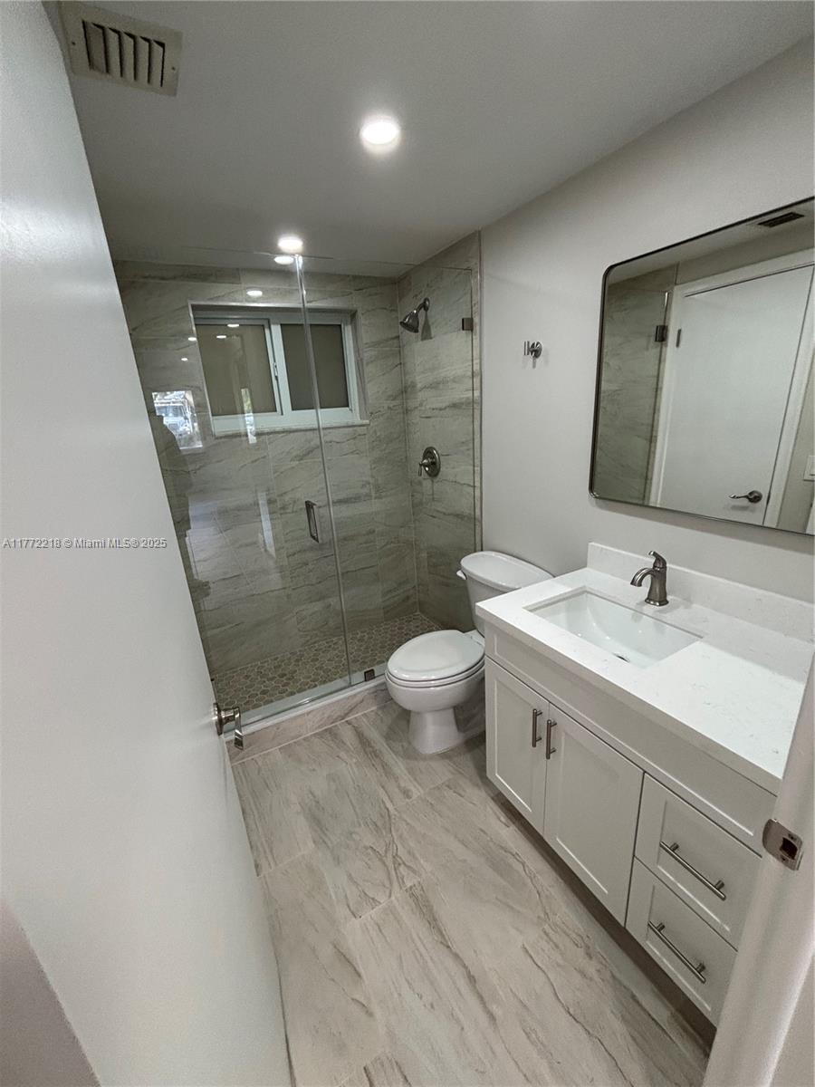 7820 CAMINO REAL # 117 Unit: J-117