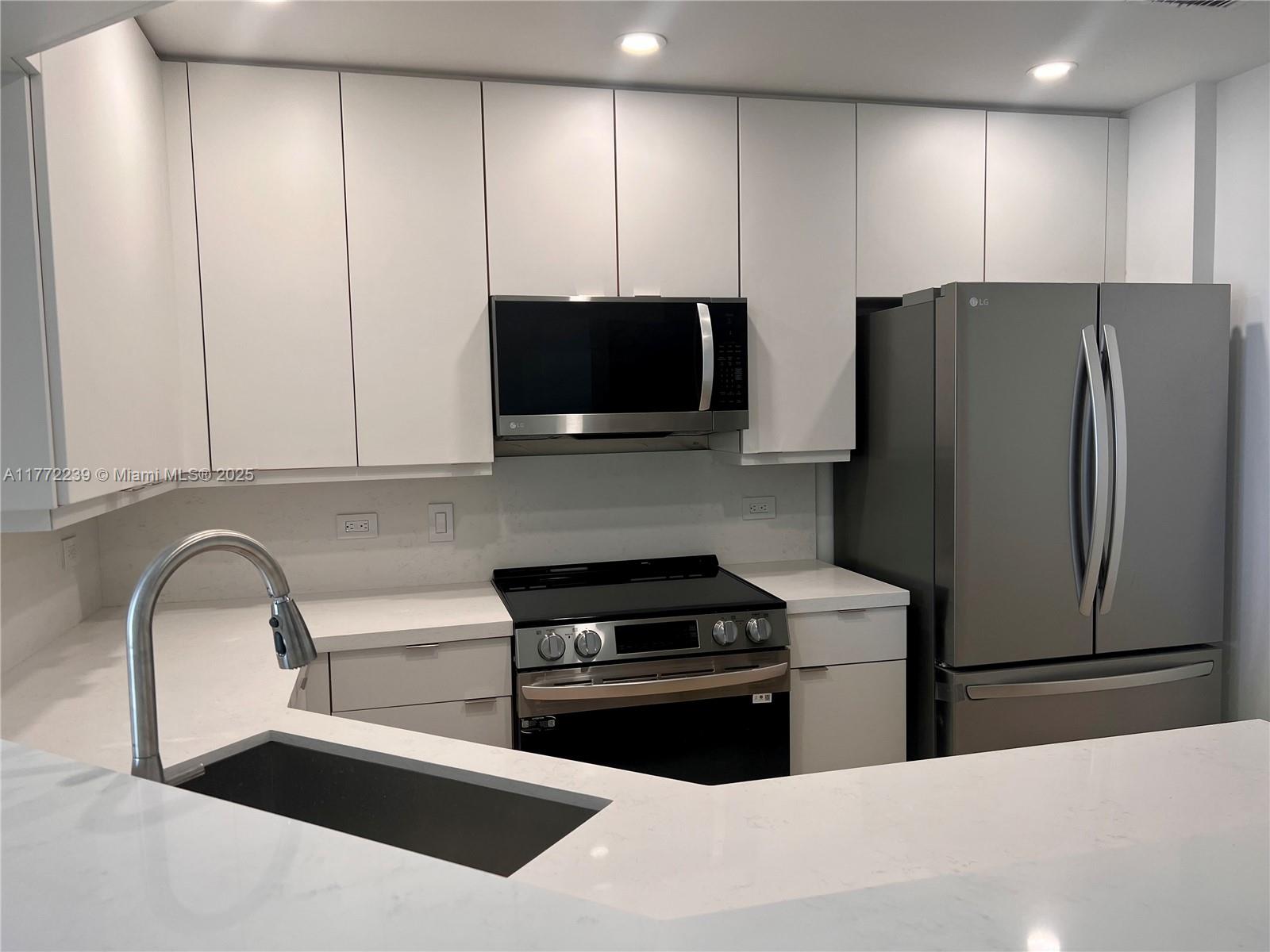 801 Brickell Key Blvd # 1107