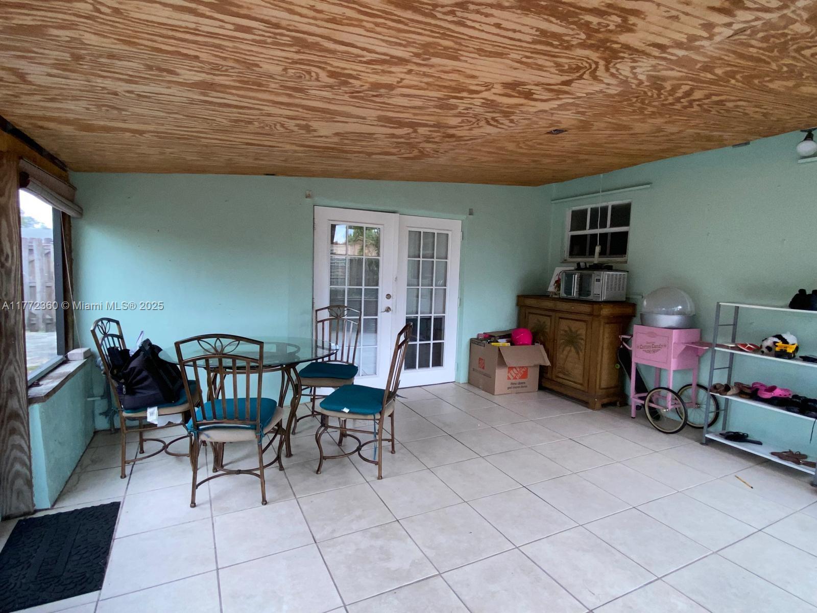 6210 NW 17th St