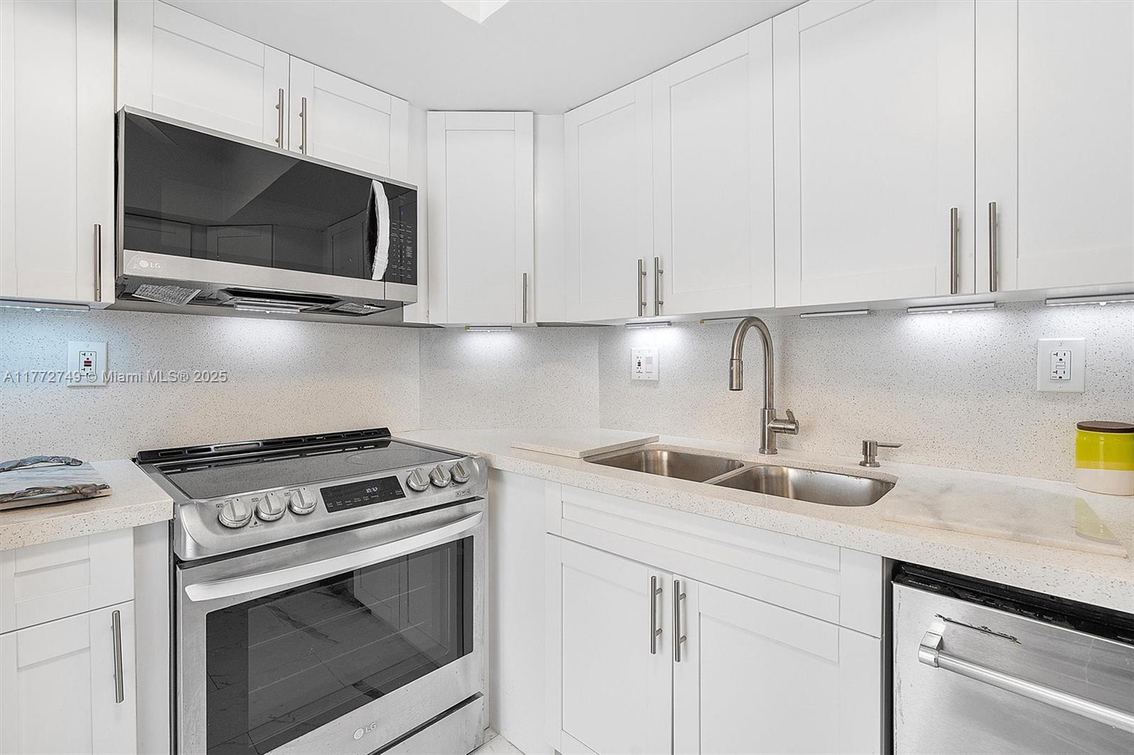 300 Bayview Dr # 308