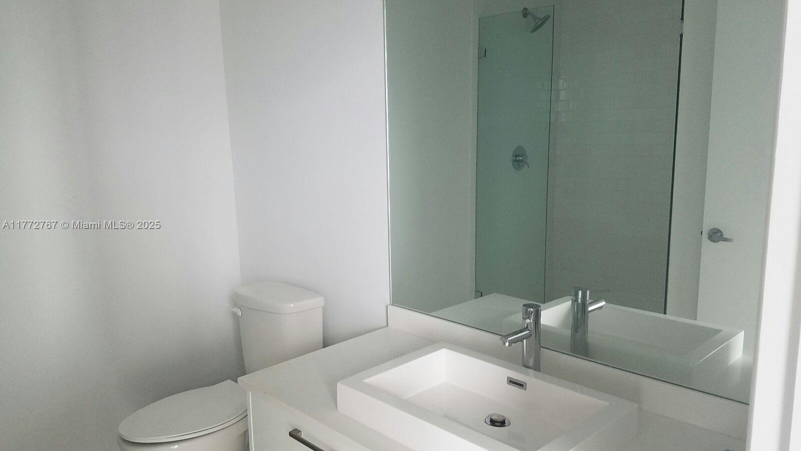 151 SE 1 ST # 3006