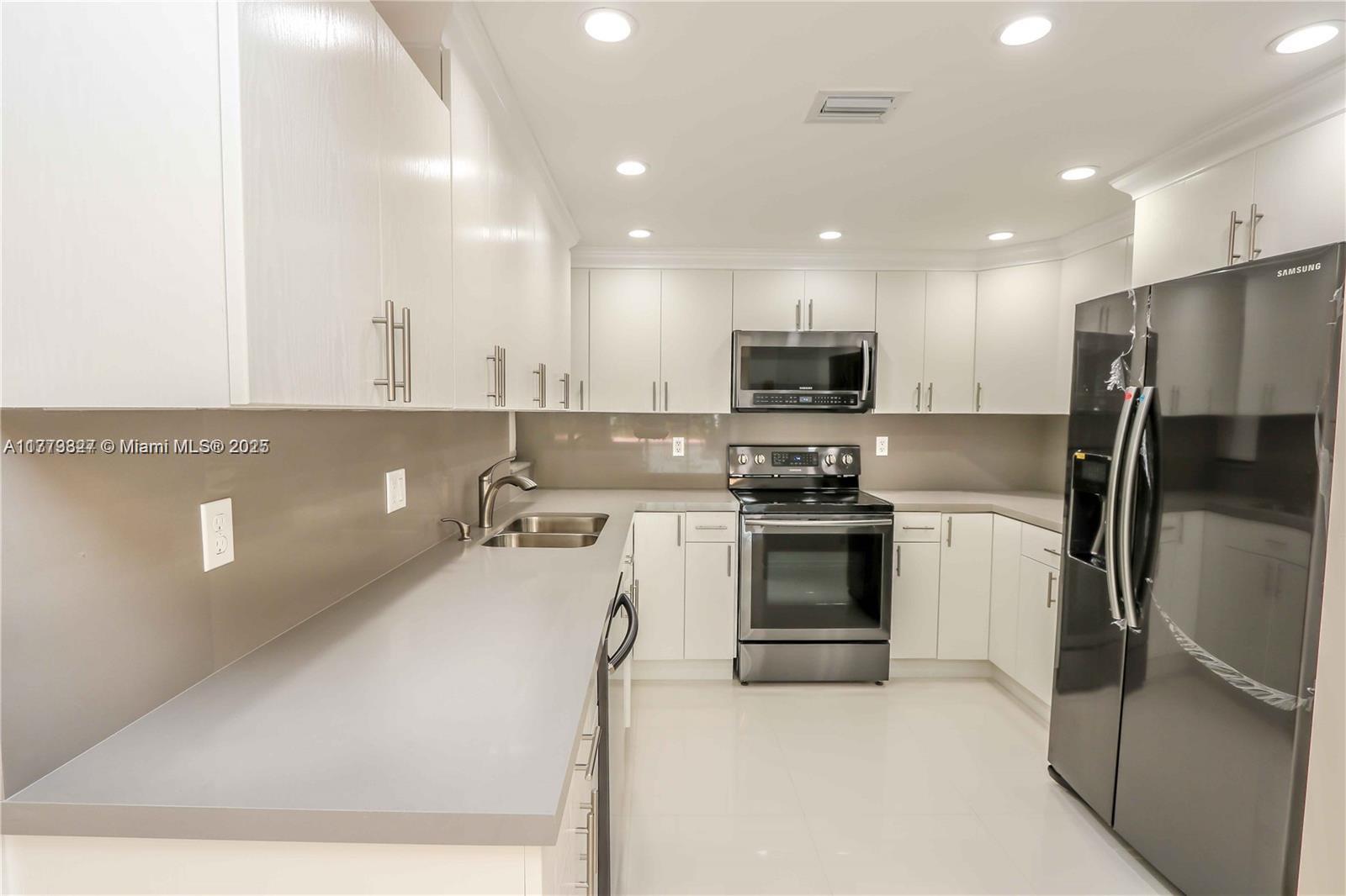 20335 W Country Club Dr # 2106