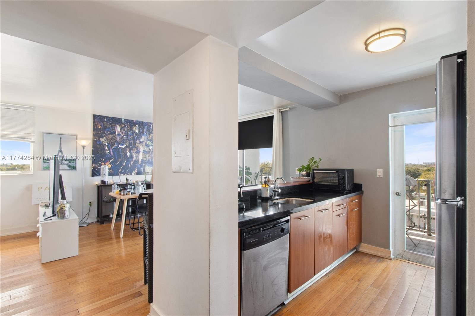 650 NE 64th St Unit: GPH8