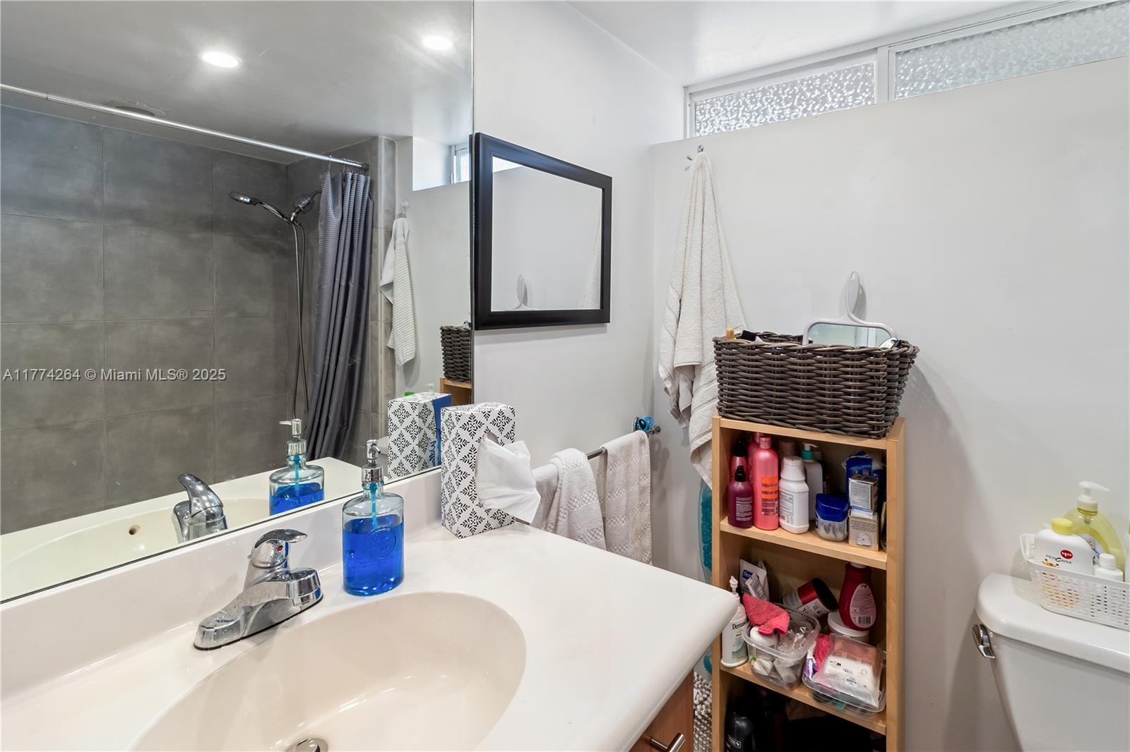650 NE 64th St Unit: GPH8