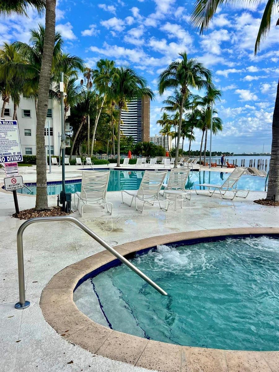 650 NE 64th St Unit: GPH8
