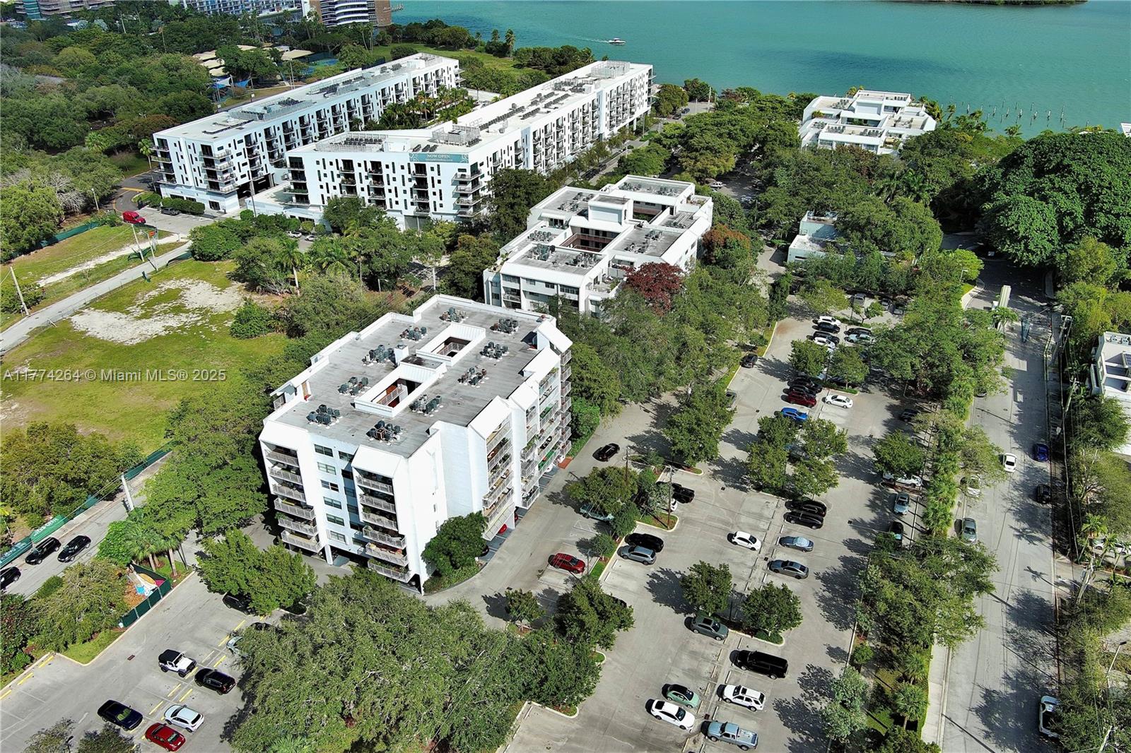 650 NE 64th St Unit: GPH8