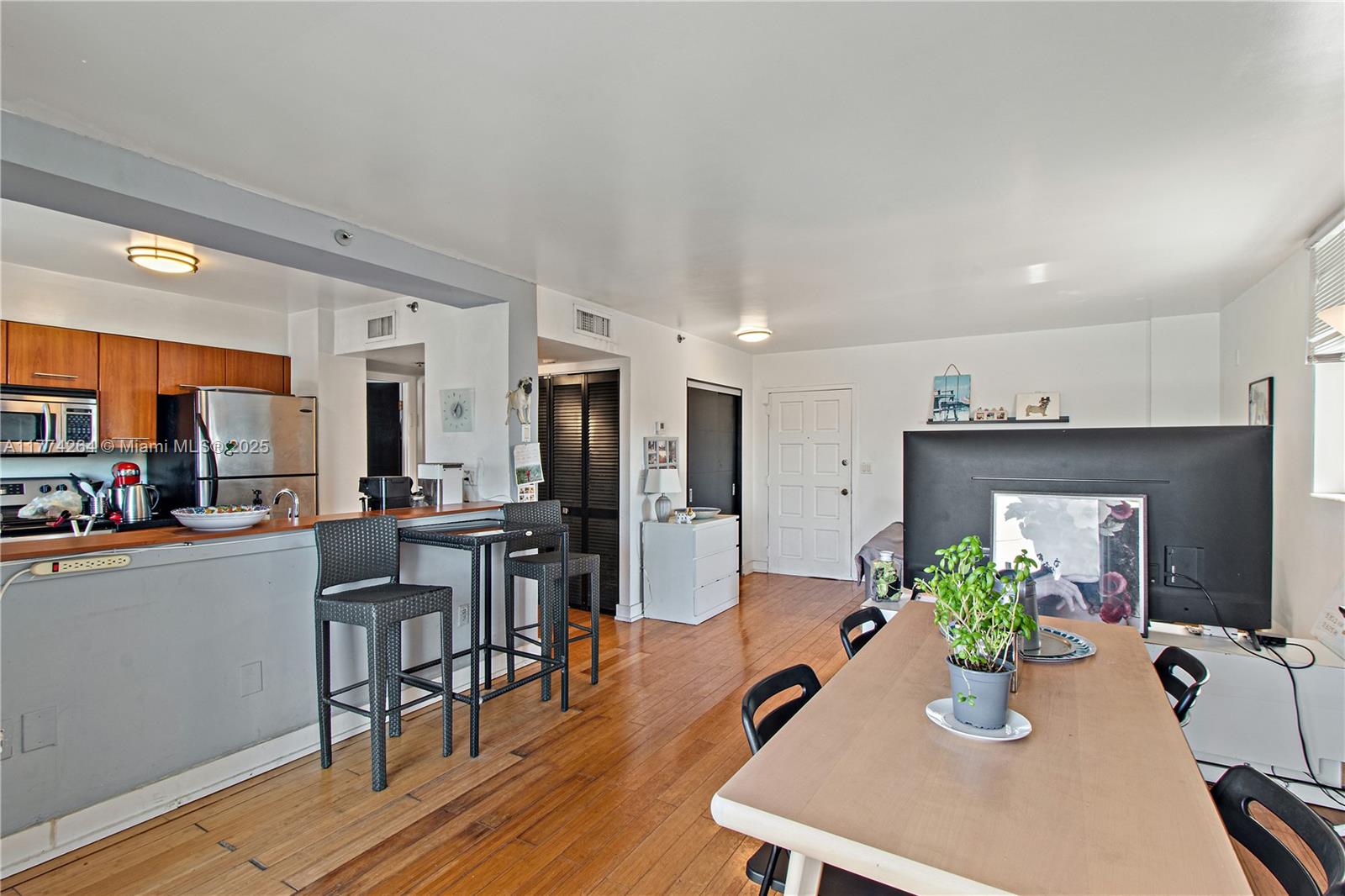 650 NE 64th St Unit: GPH8