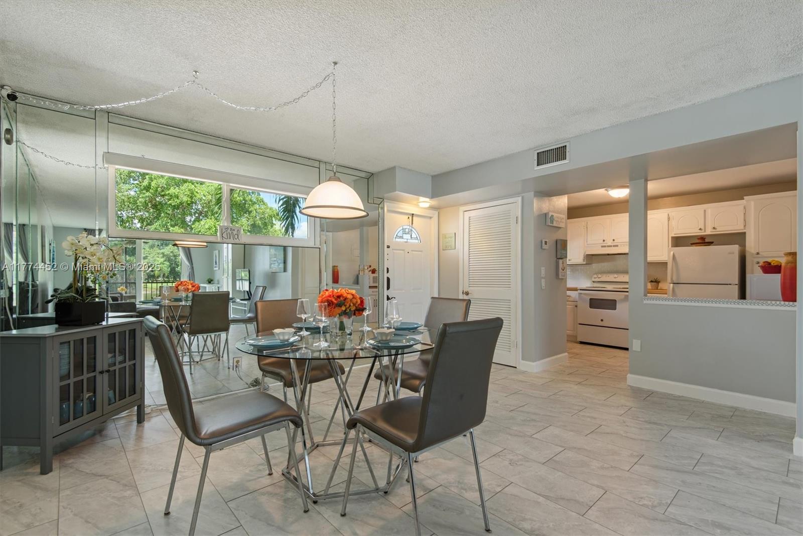 9400 N Hollybrook Lake Dr # 206 Unit: 6-206