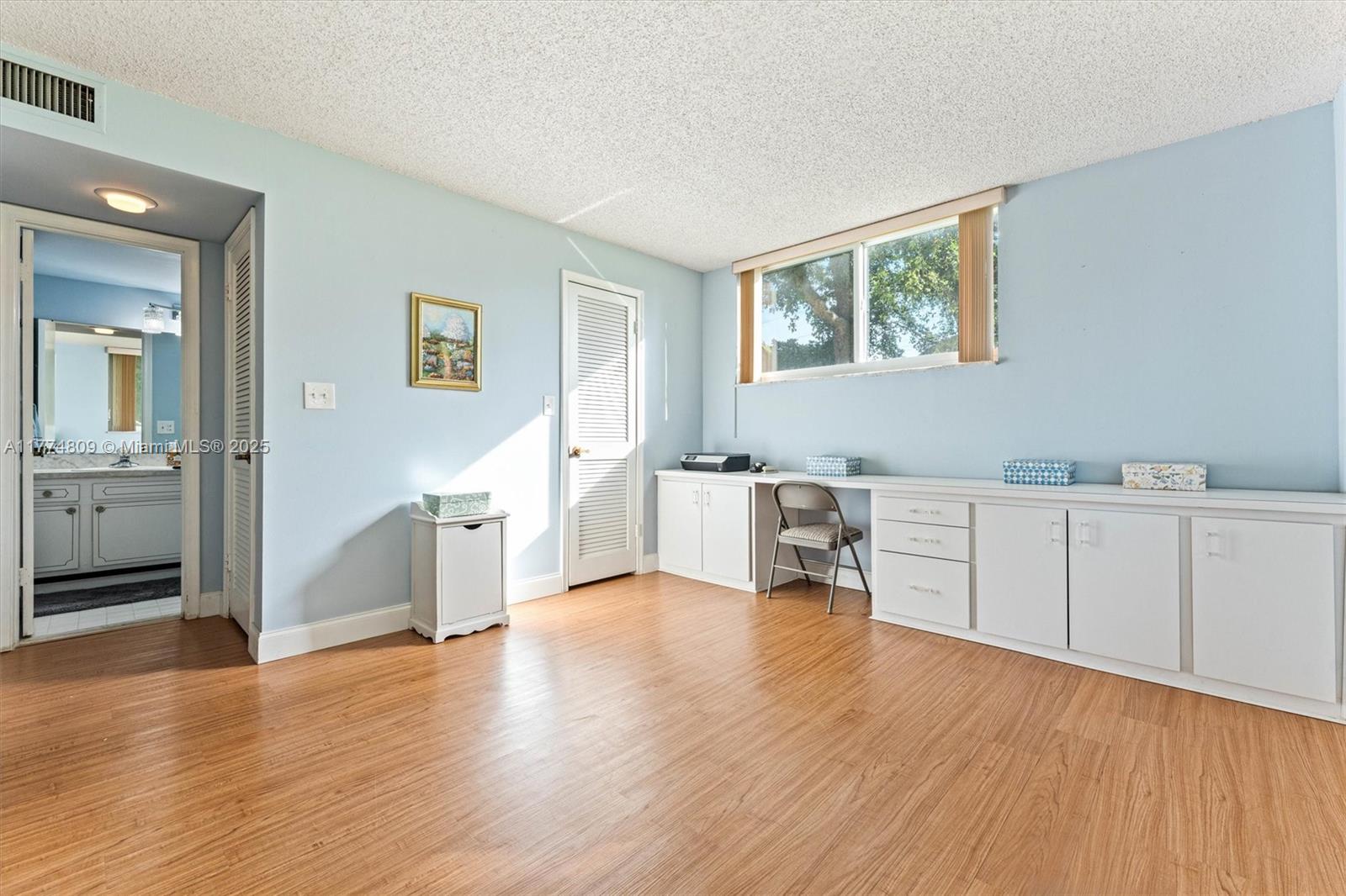 8990 S Hollybrook Blvd # 210