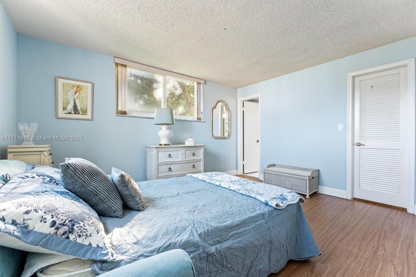 8990 S Hollybrook Blvd # 210