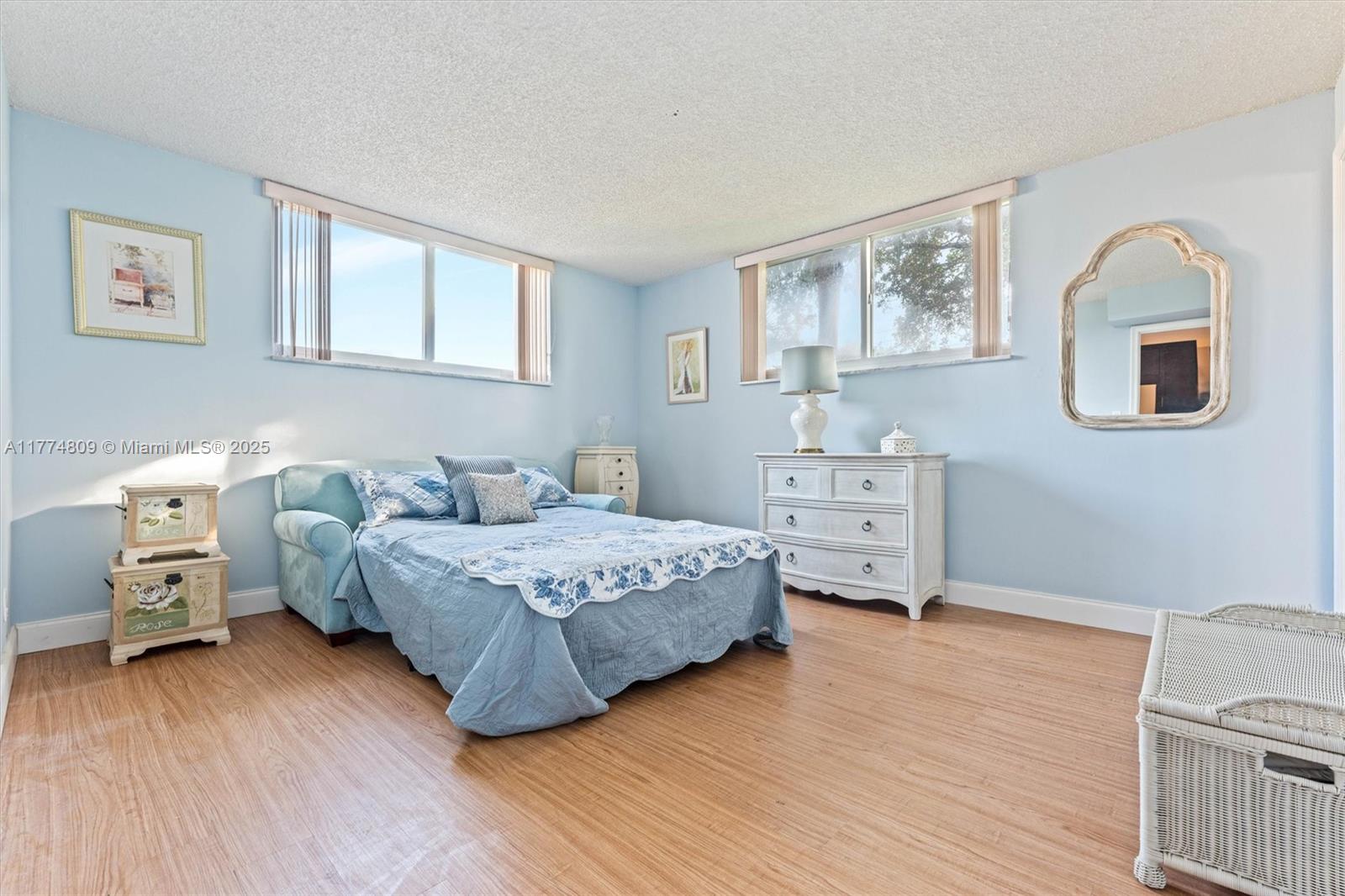 8990 S Hollybrook Blvd # 210
