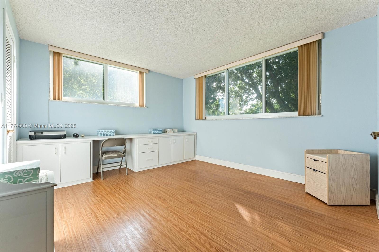 8990 S Hollybrook Blvd # 210