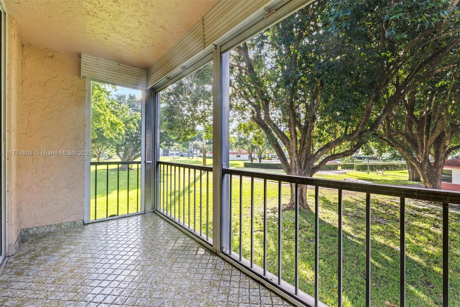 8990 S Hollybrook Blvd # 210