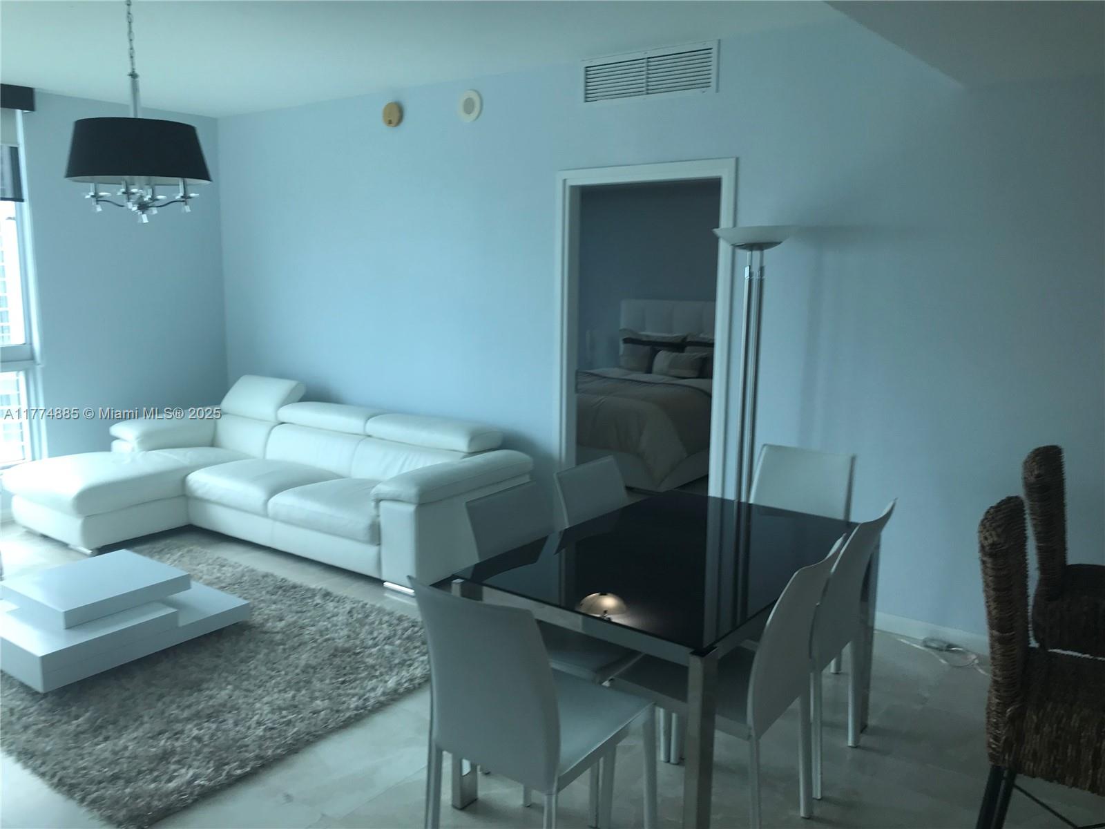 300 S Biscayne Blvd # 3106 Unit: T-3106