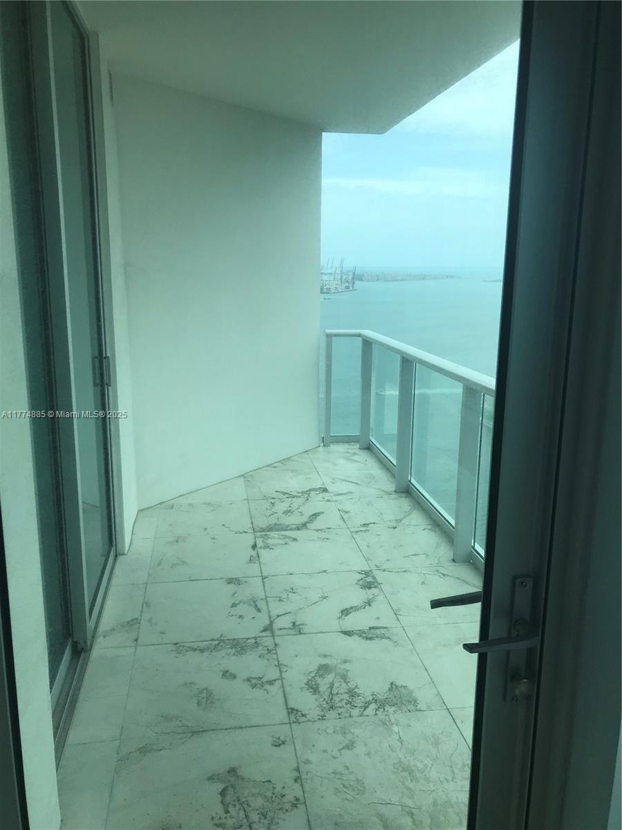 300 S Biscayne Blvd # 3106 Unit: T-3106