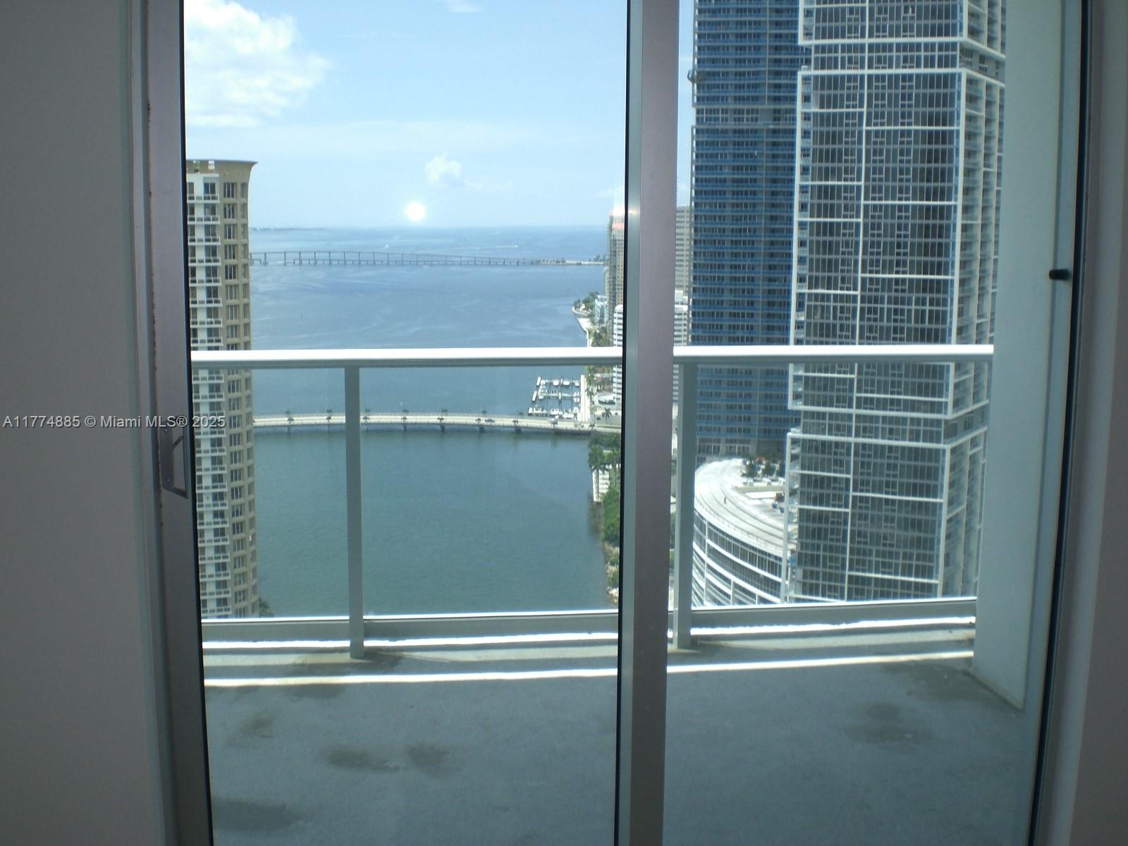 300 S Biscayne Blvd # 3106 Unit: T-3106