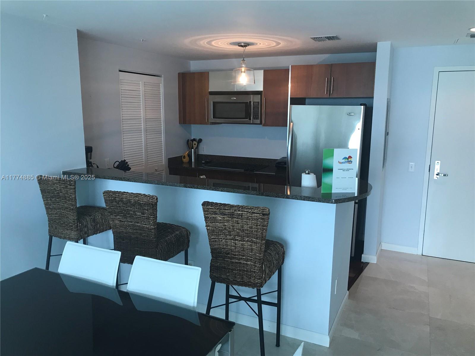 300 S Biscayne Blvd # 3106 Unit: T-3106