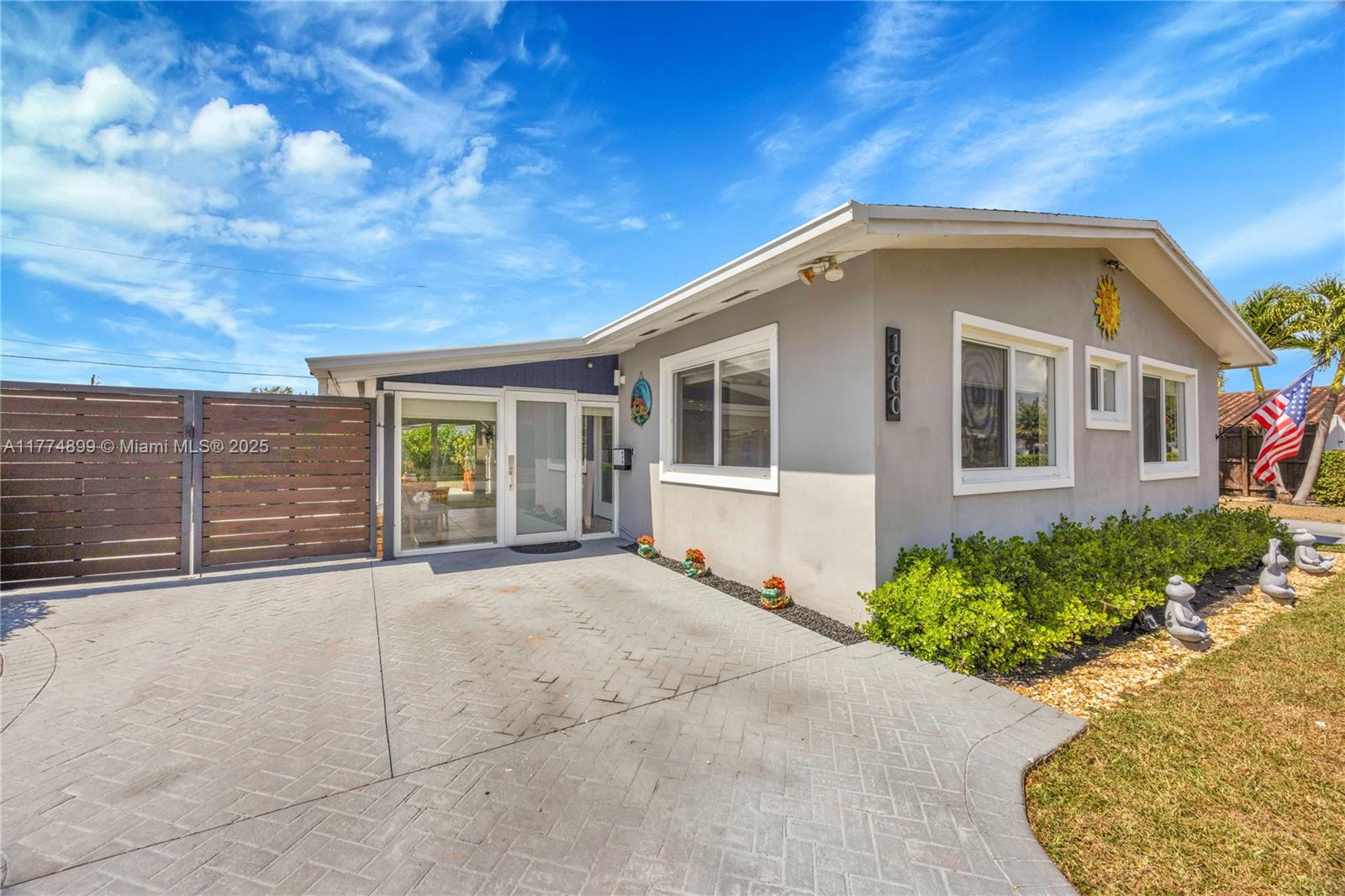 1900 SW 70th Ave