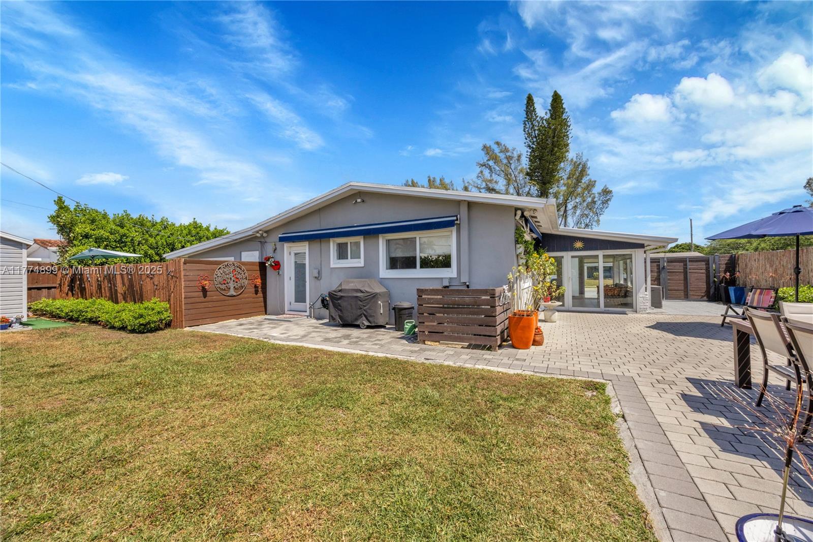 1900 SW 70th Ave
