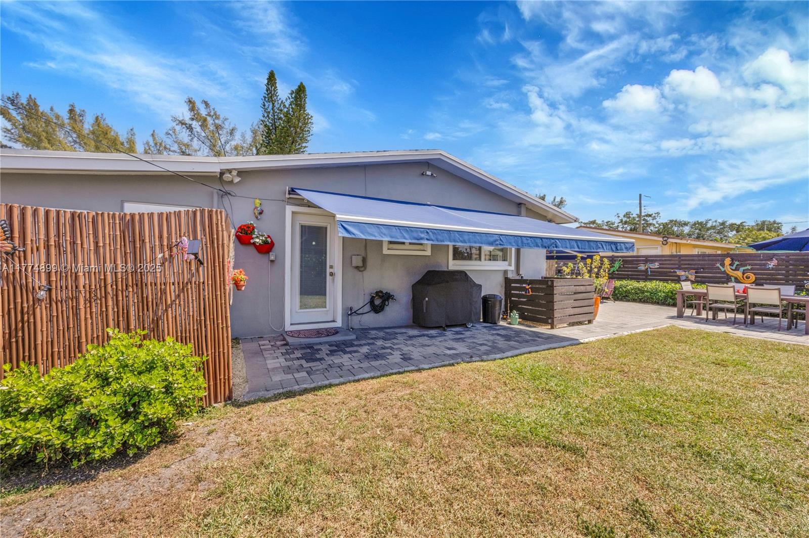 1900 SW 70th Ave