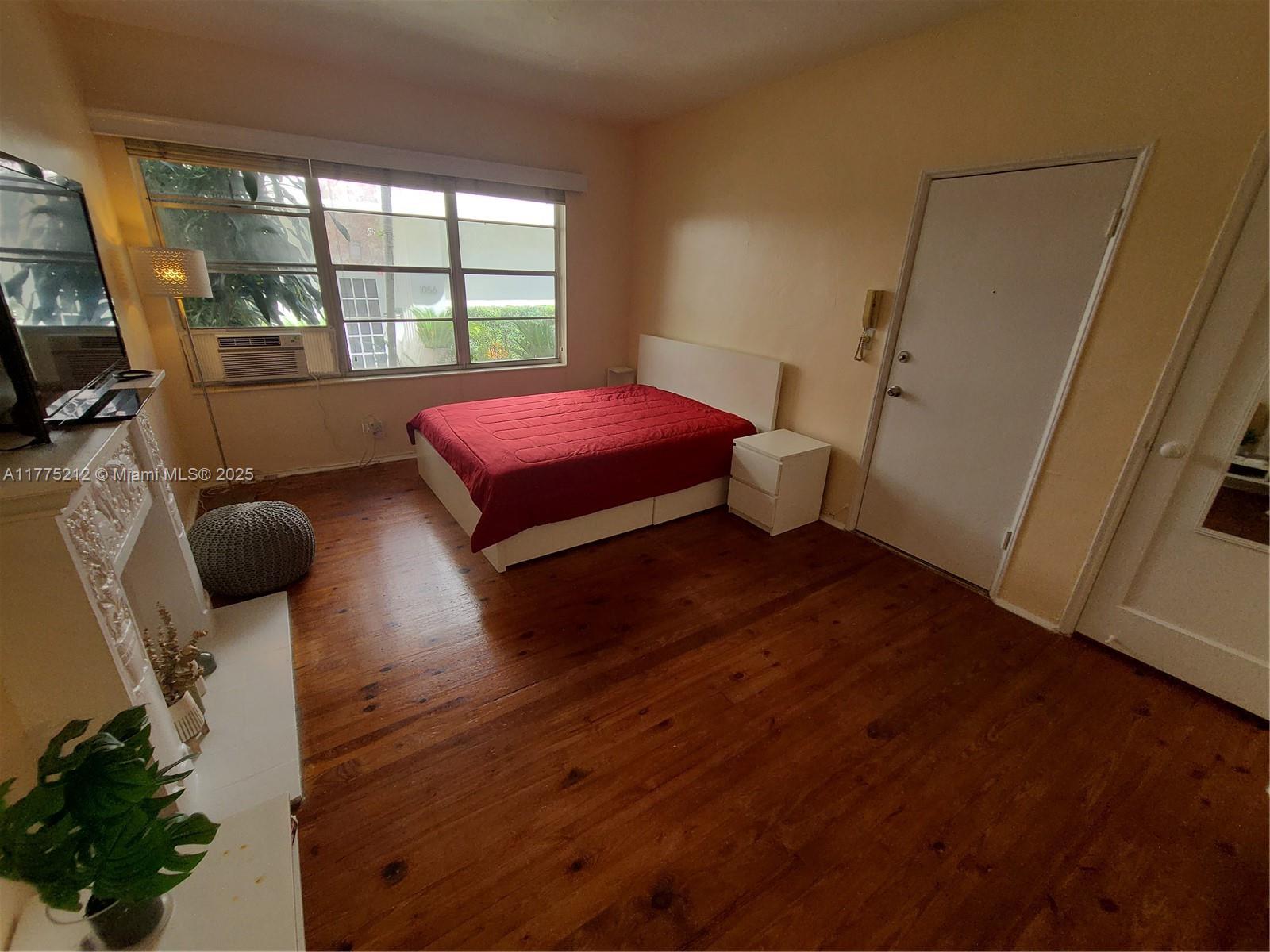 1052 Jefferson Ave # 6