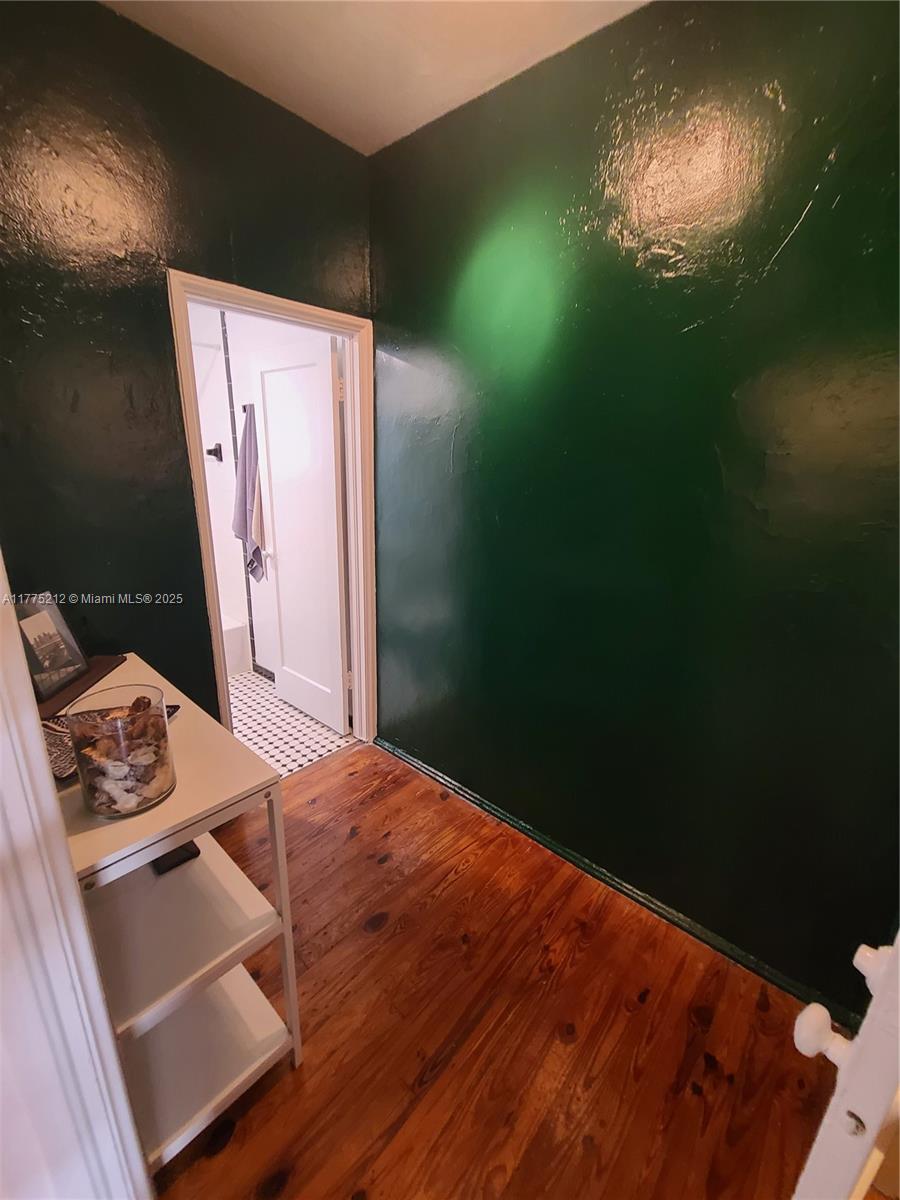 1052 Jefferson Ave # 6