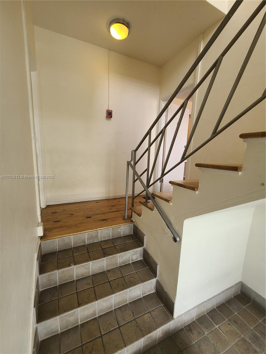 1052 Jefferson Ave # 6