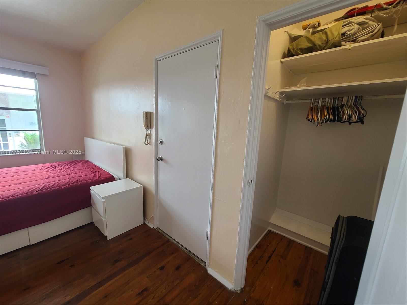 1052 Jefferson Ave # 6