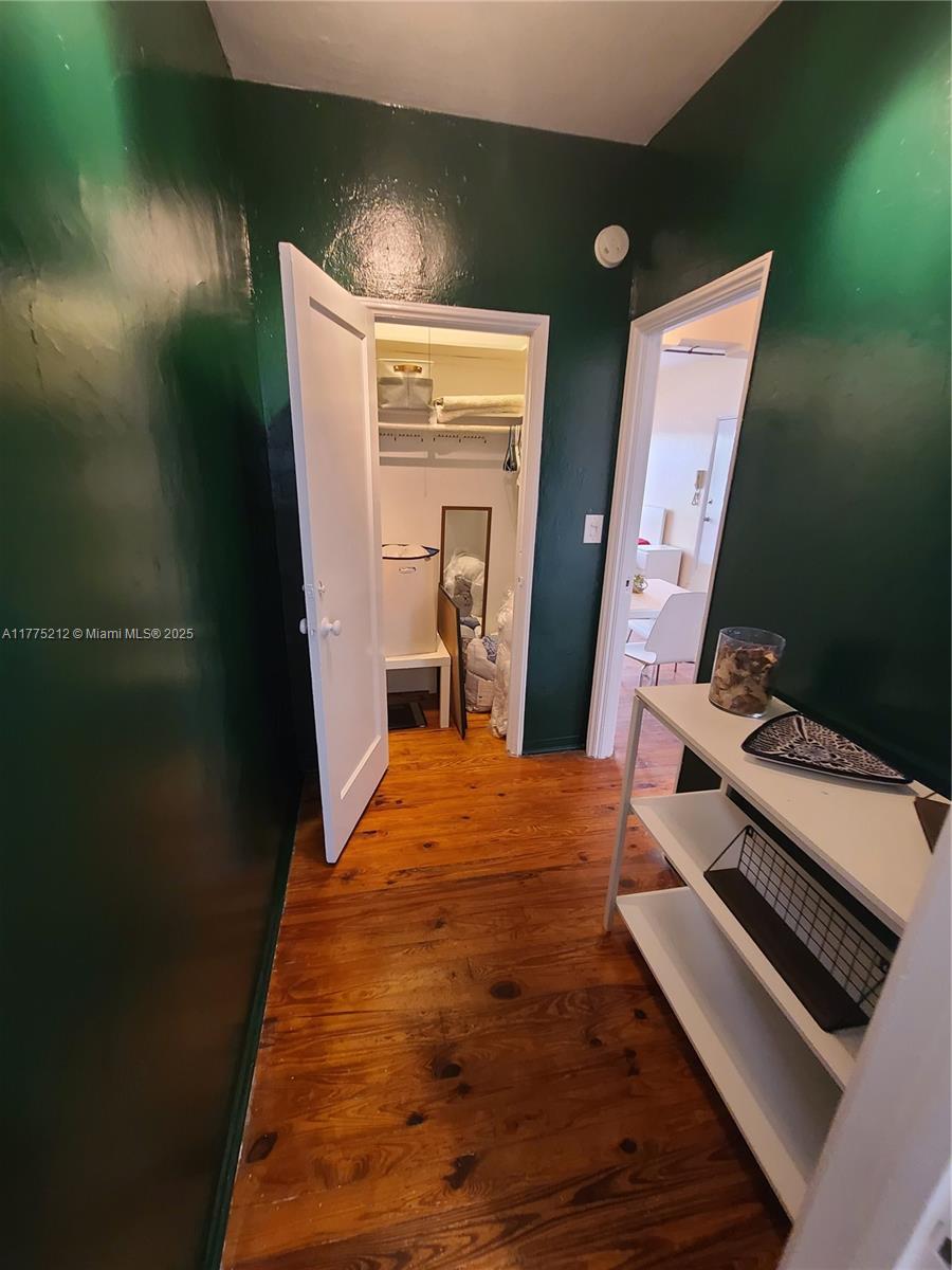 1052 Jefferson Ave # 6