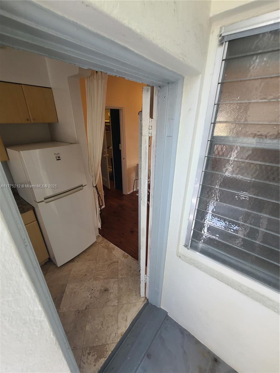 1052 Jefferson Ave # 6