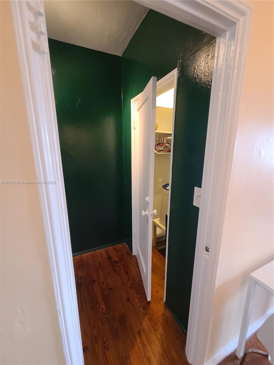 1052 Jefferson Ave # 6