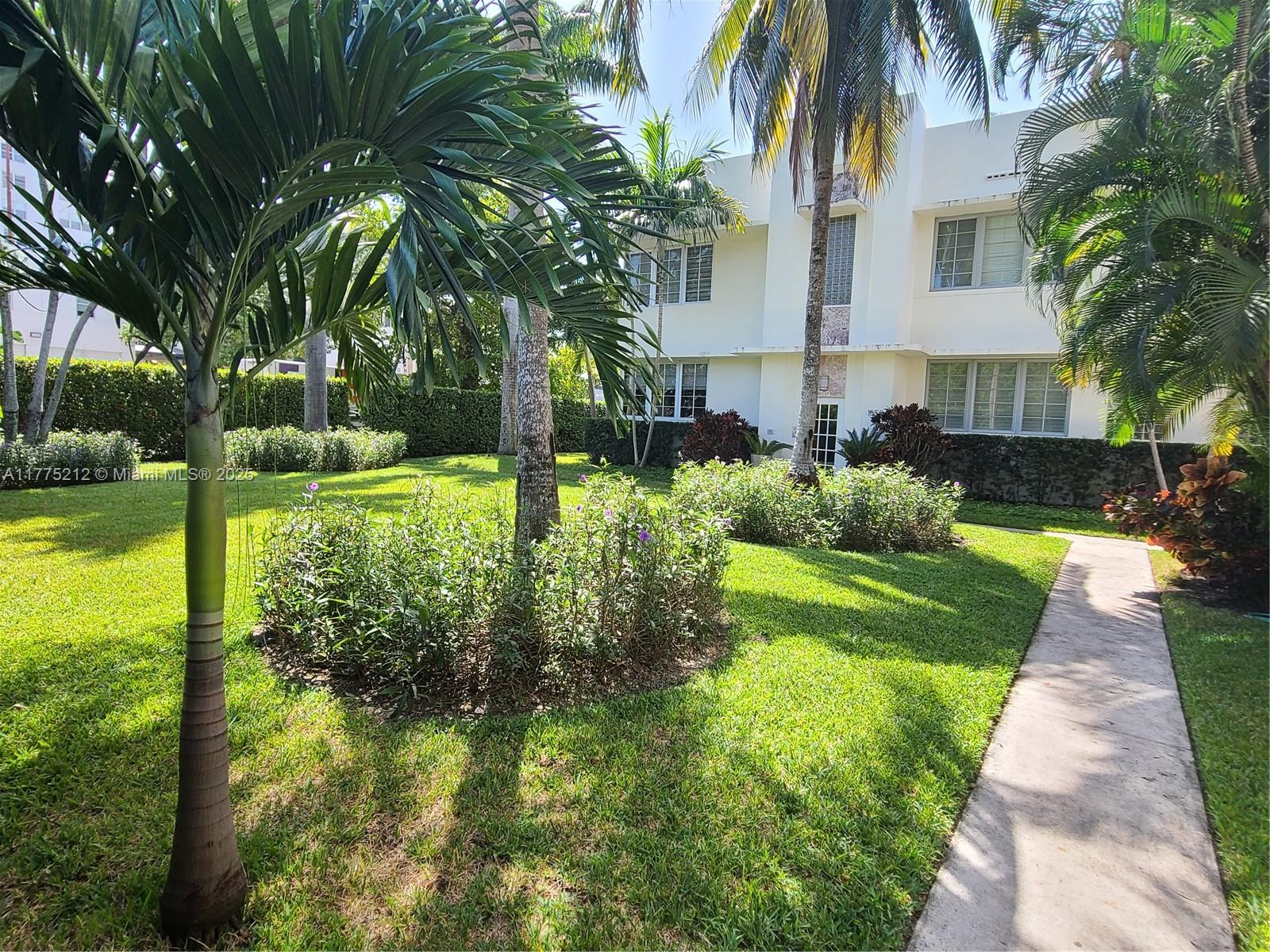 1052 Jefferson Ave # 6