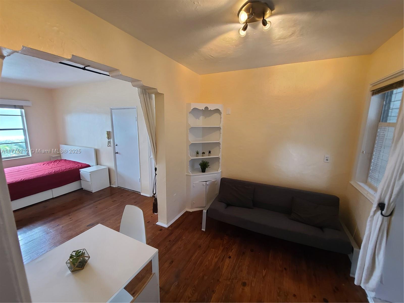 1052 Jefferson Ave # 6