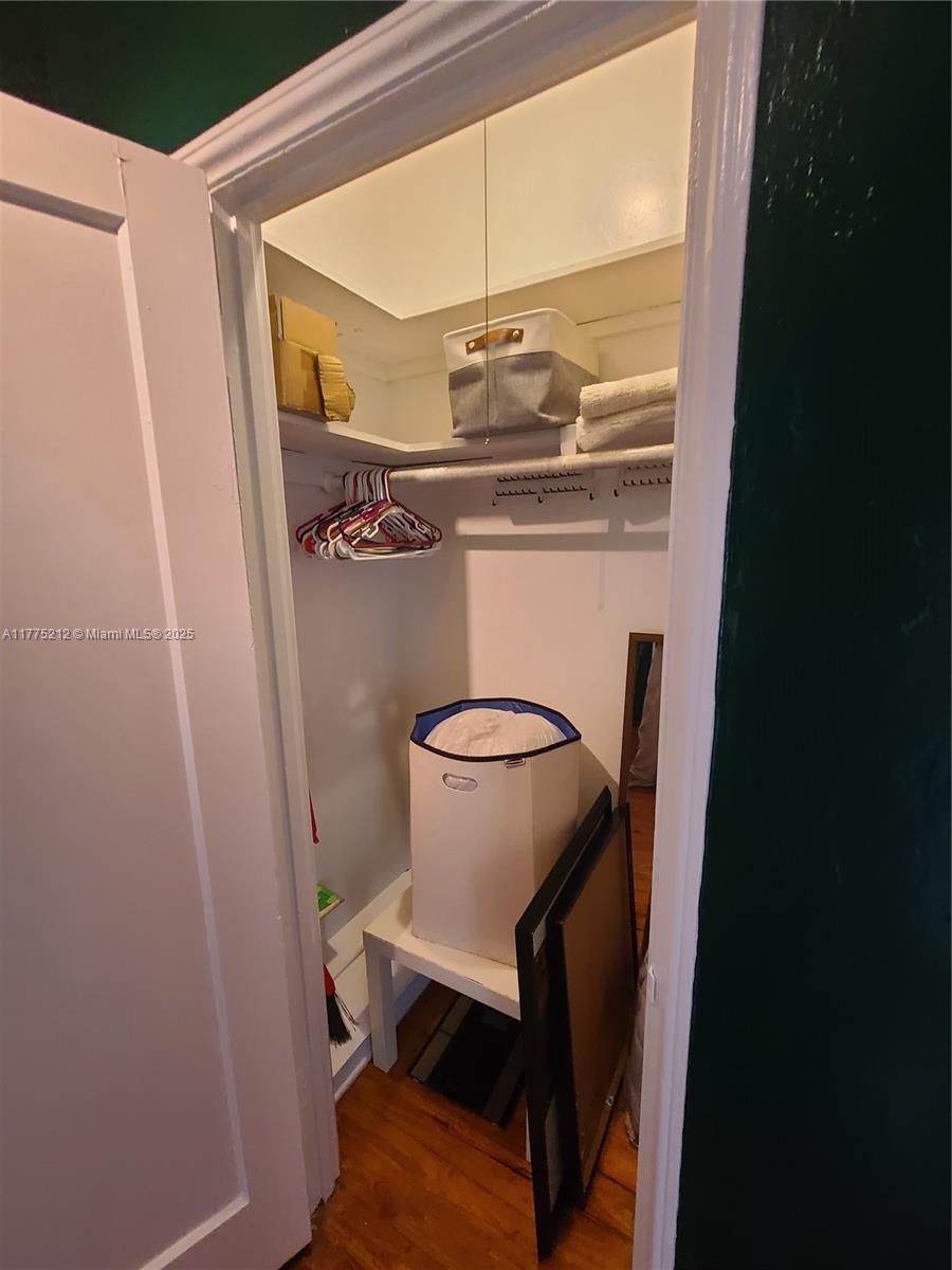 1052 Jefferson Ave # 6