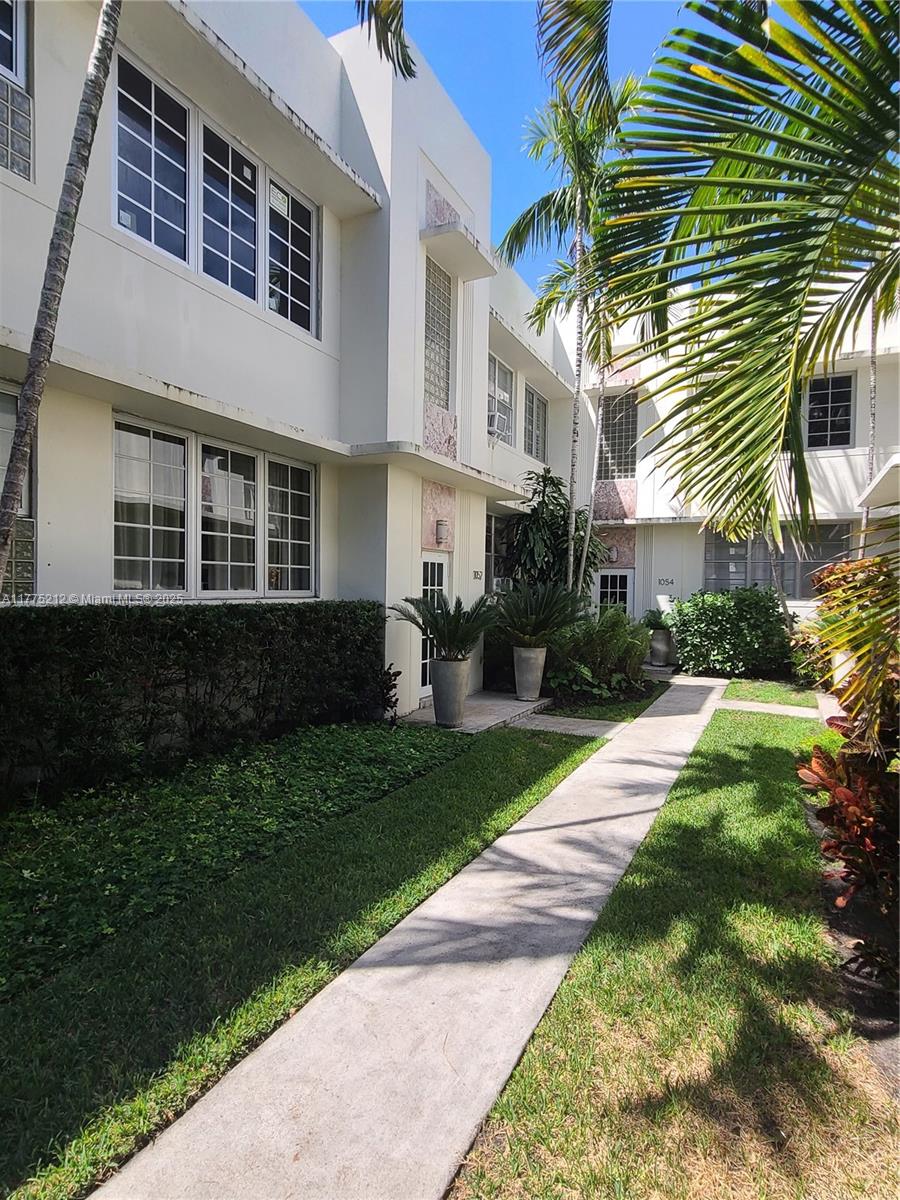 1052 Jefferson Ave # 6