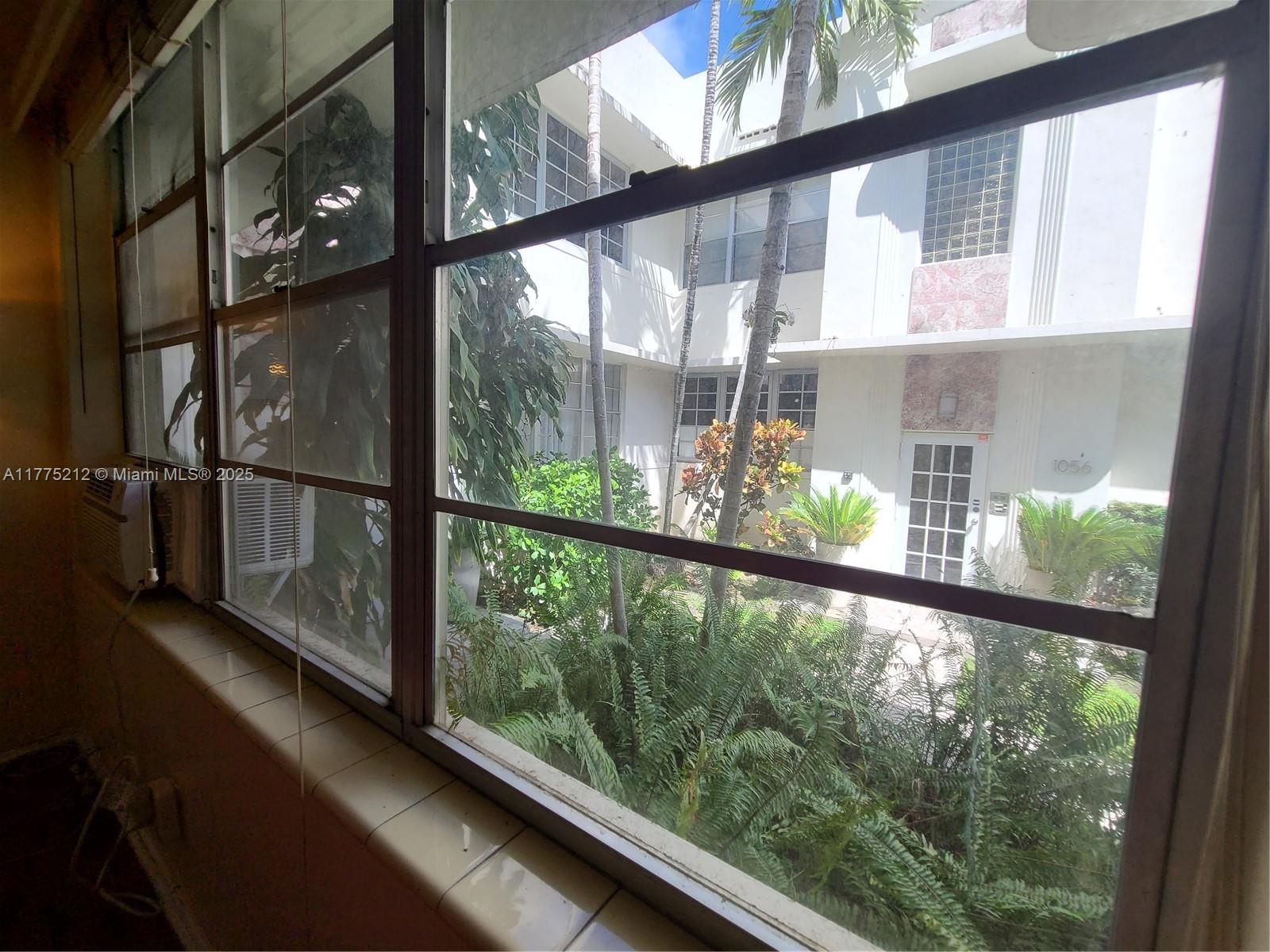 1052 Jefferson Ave # 6