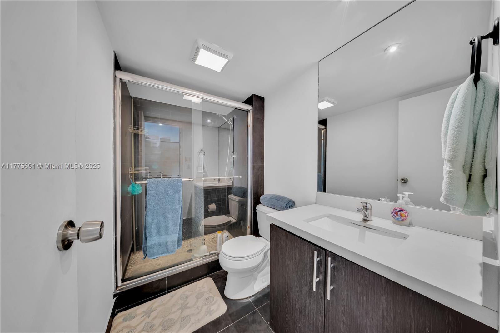 100 Bayview Dr # 2014