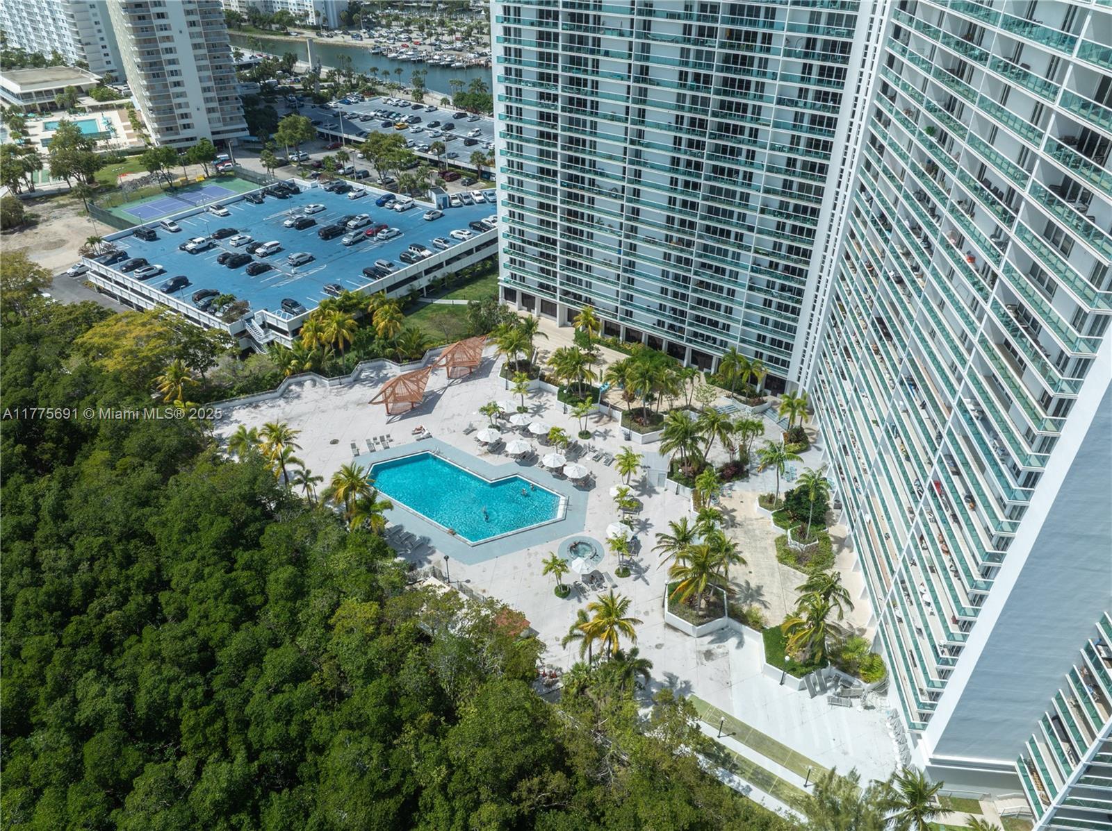 100 Bayview Dr # 2014