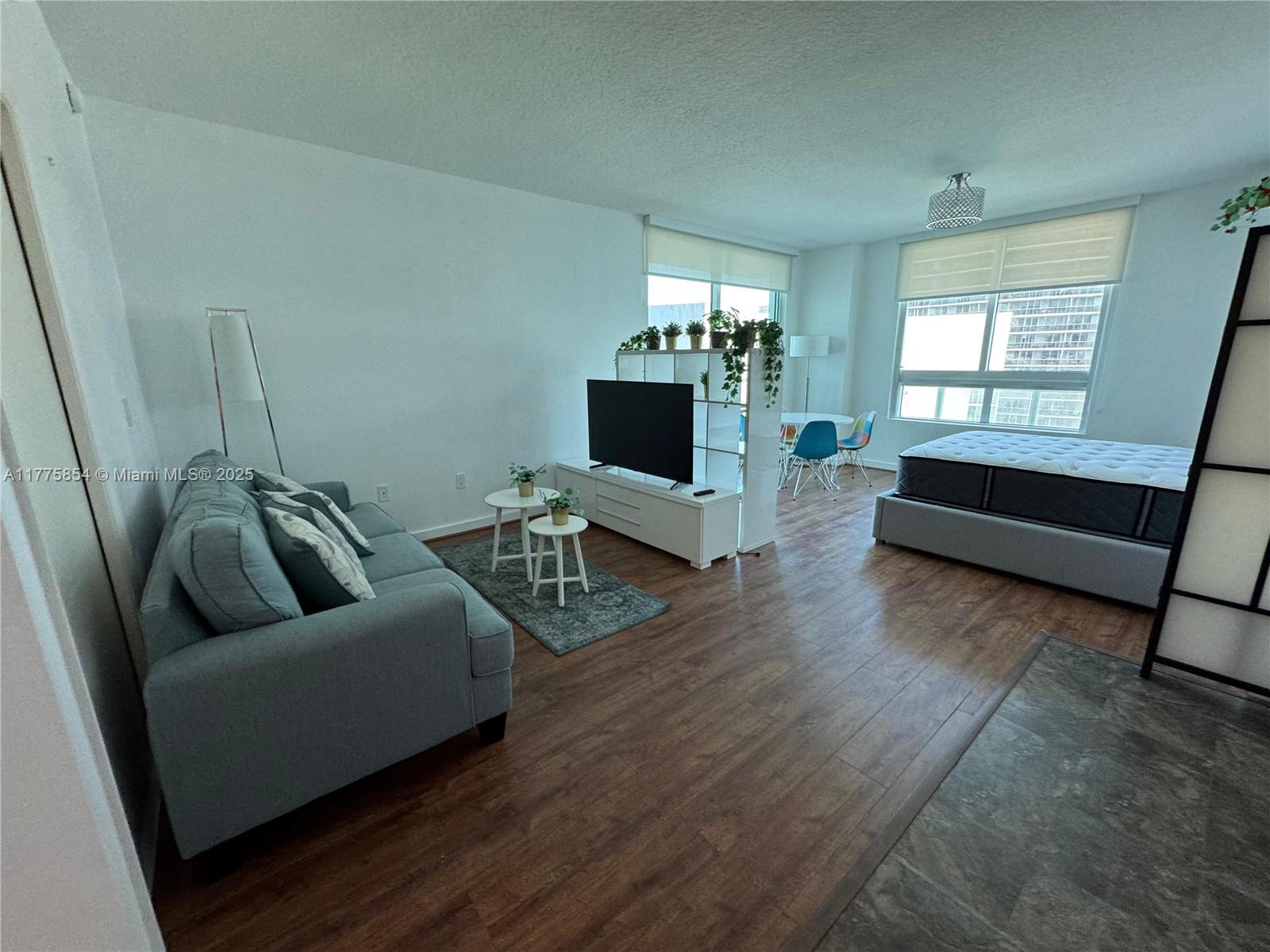 1900 N Bayshore Dr # 4005