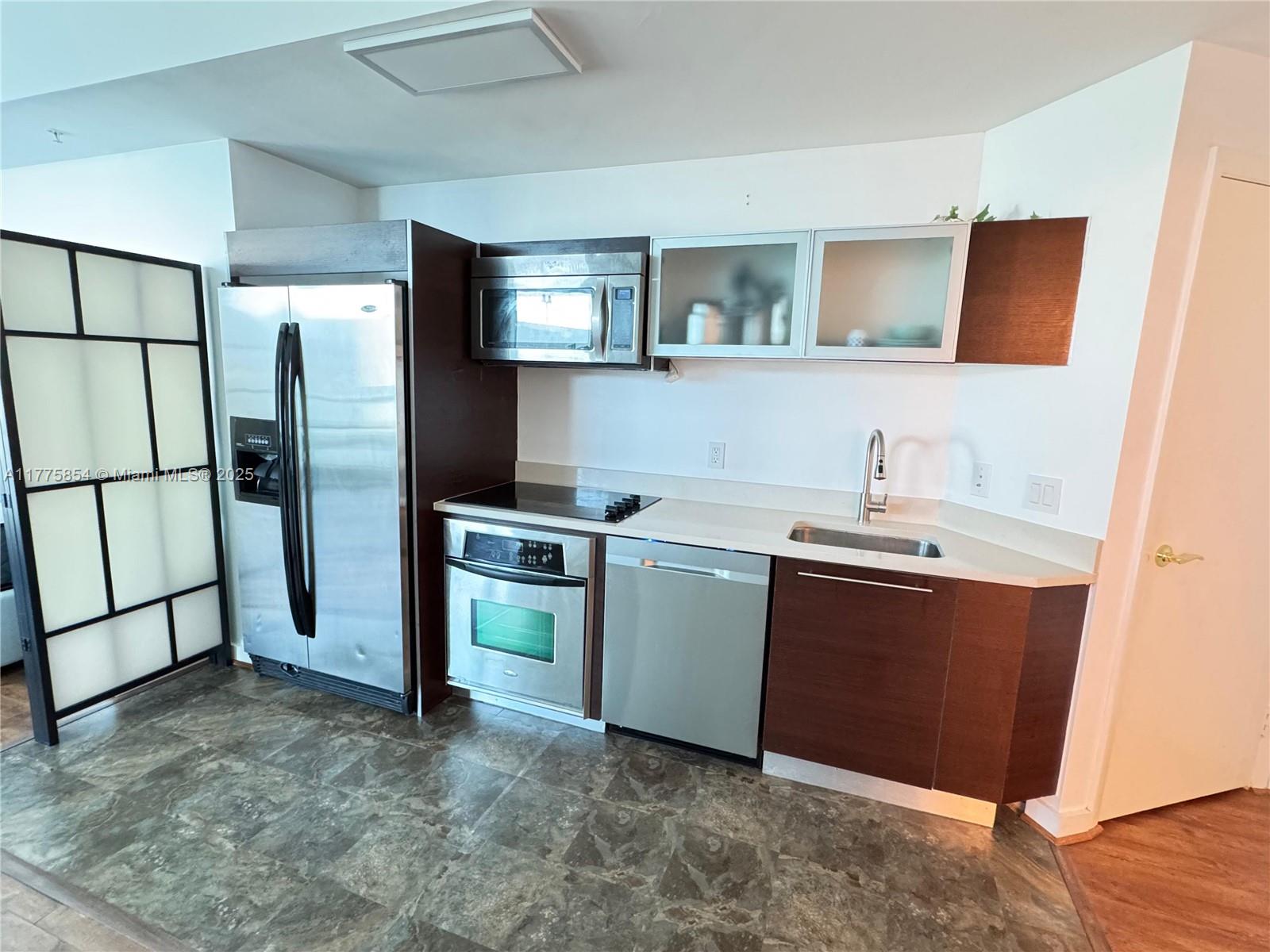 1900 N Bayshore Dr # 4005