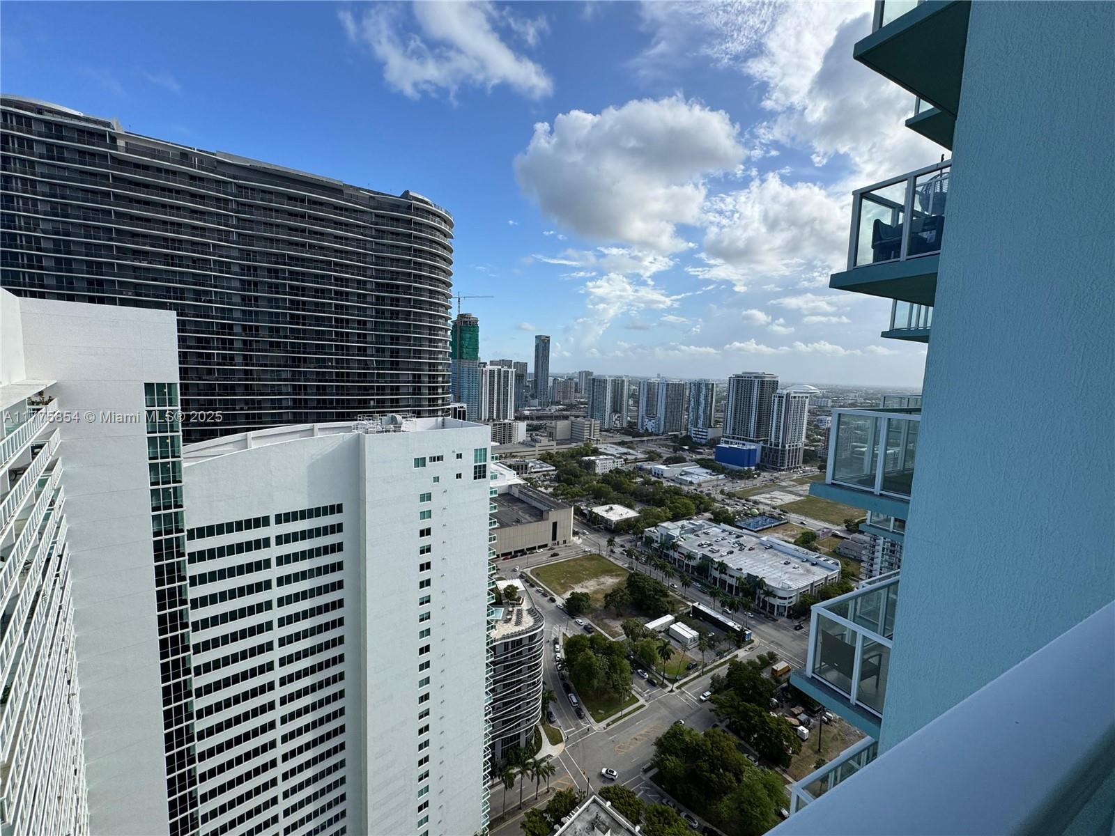 1900 N Bayshore Dr # 4005