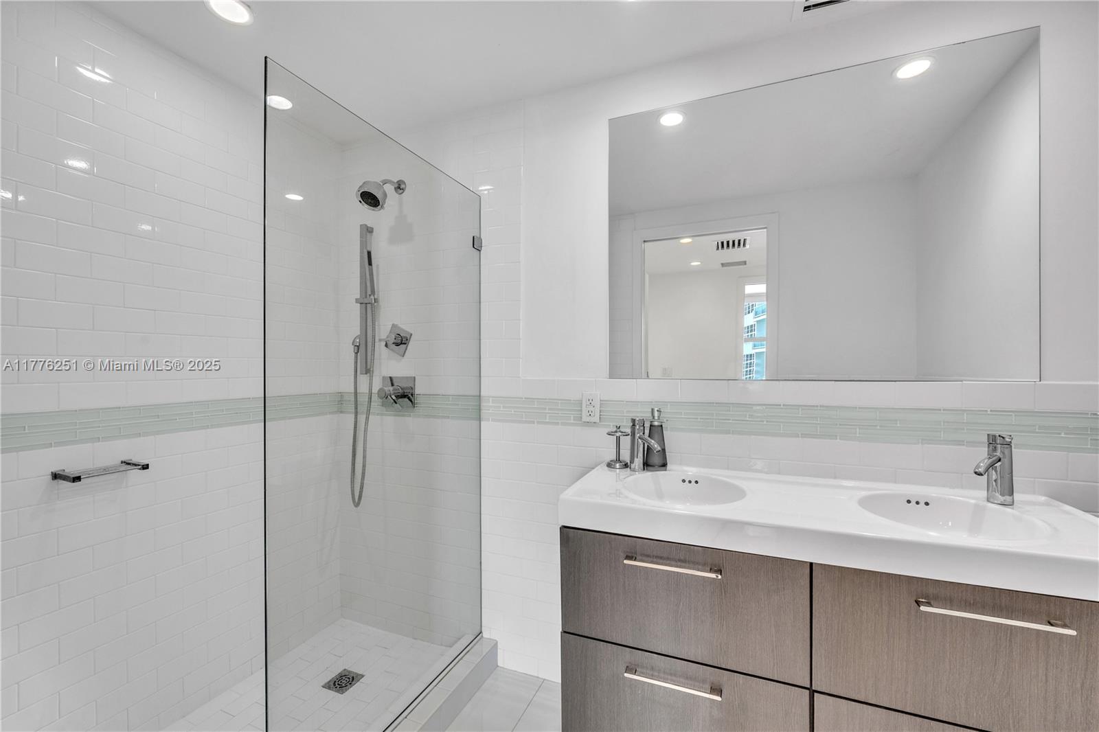 5055 Collins Ave # 7A