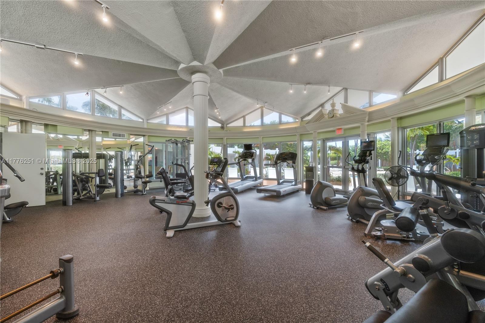 5055 Collins Ave # 7A