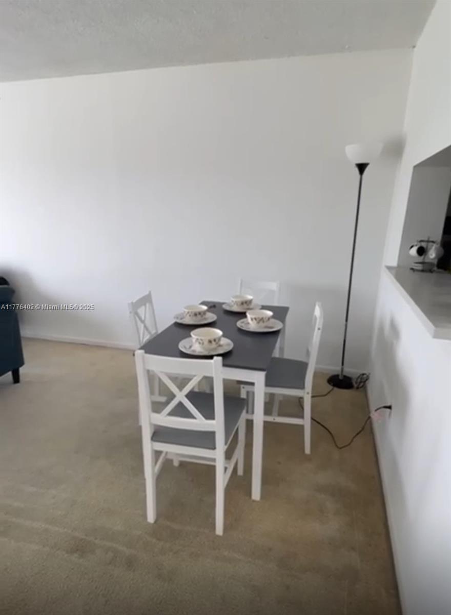 496 NW 165th St Rd # 611 Unit: D-611