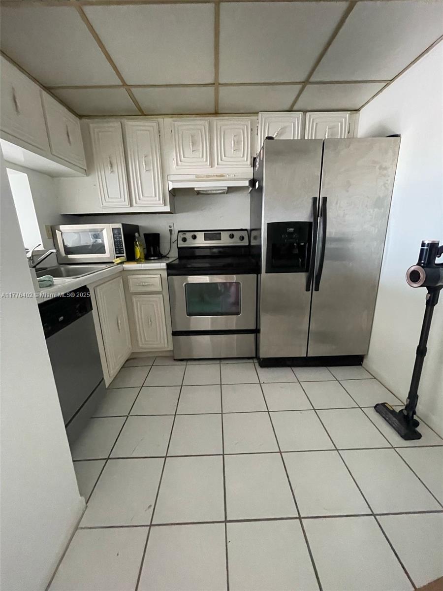 496 NW 165th St Rd # 611 Unit: D-611
