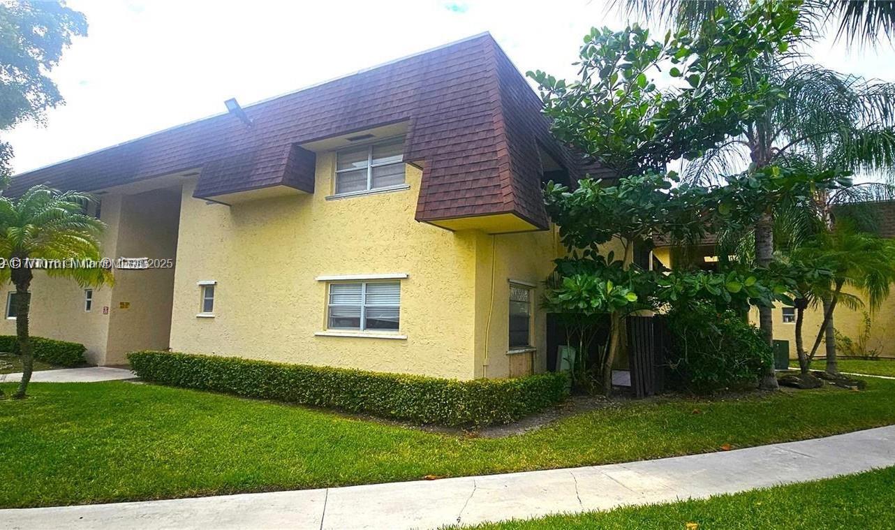 9101 SW 137th Ter # 4 Unit: 15-4