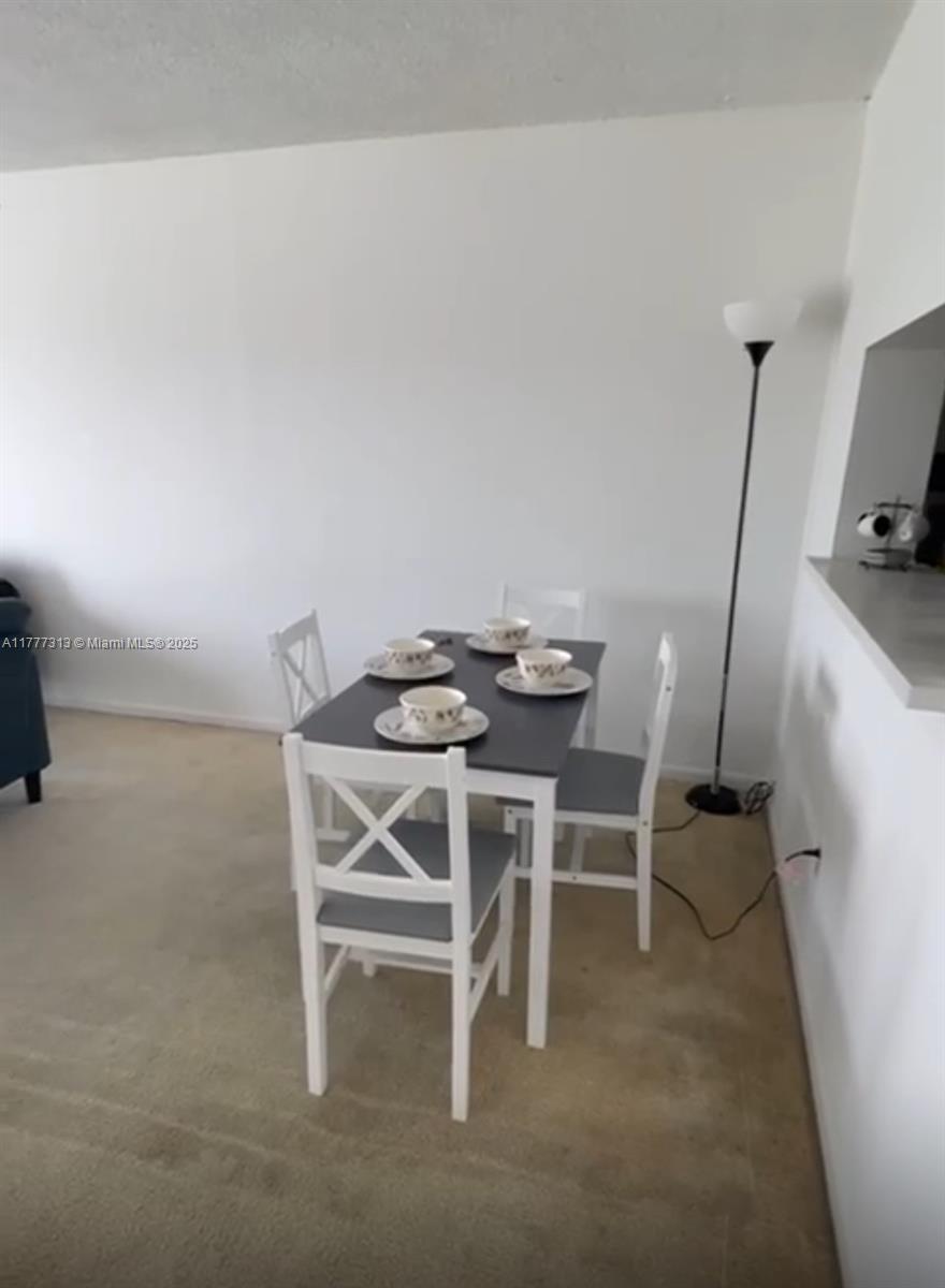496 NW 165th St Rd # 611 Unit: D-611