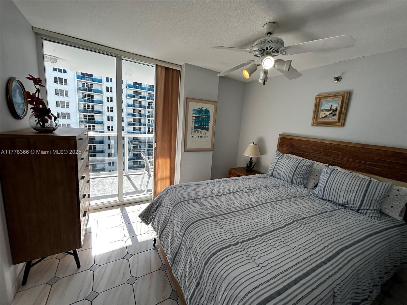 2401 Collins Ave # 1403, Miami Beach Unit: 1403