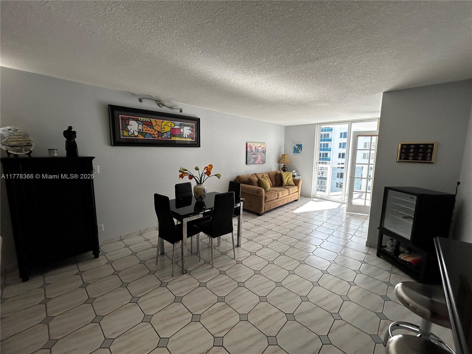 2401 Collins Ave # 1403, Miami Beach Unit: 1403